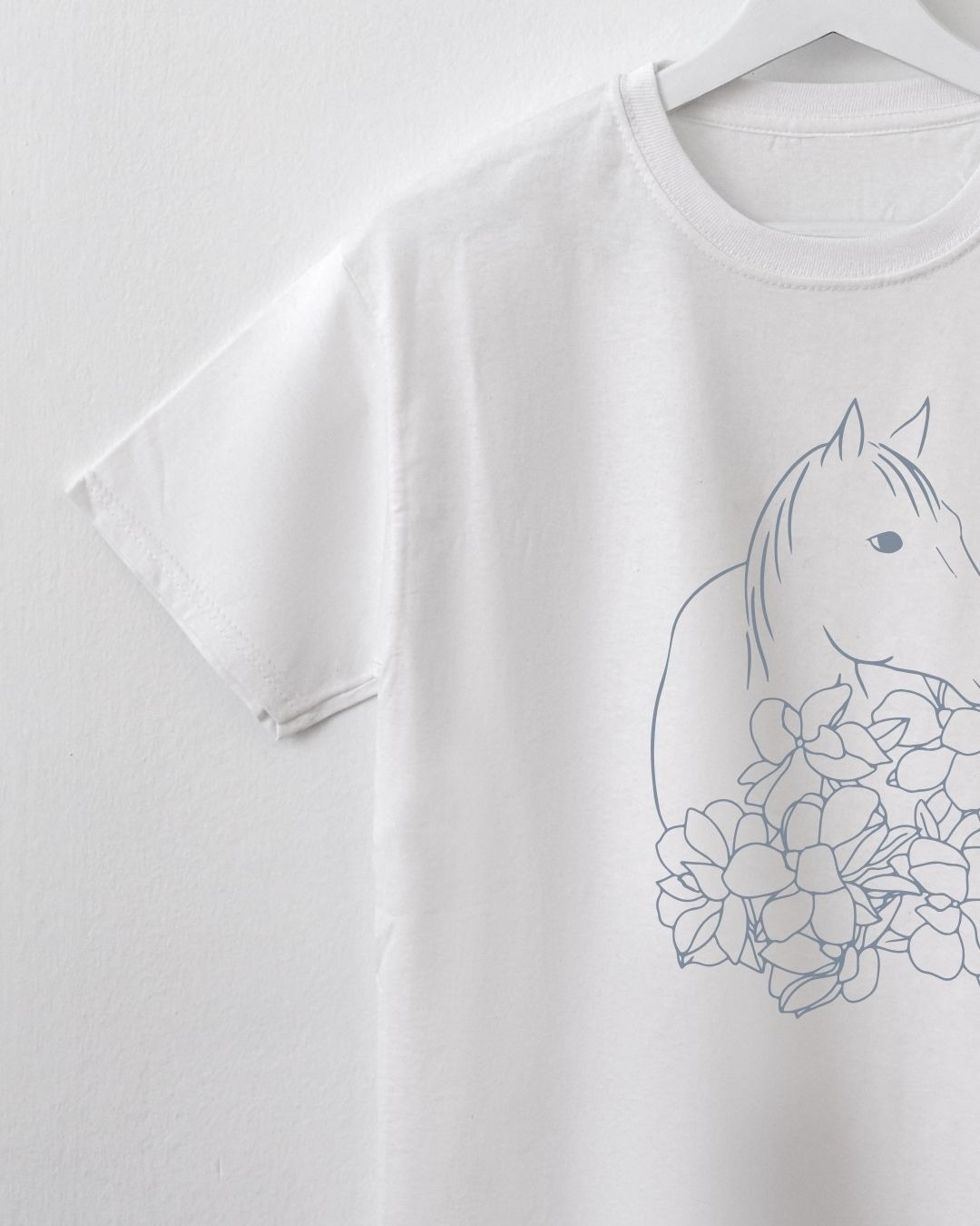 imgi_12_T-Shirt-Mockup-Magnolia-Equine-Brand-Kit