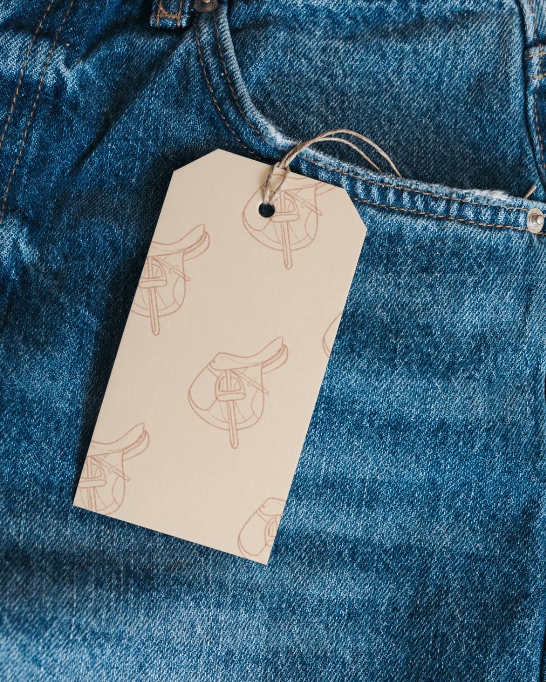 hang-tag-pattern-for-brand-kit